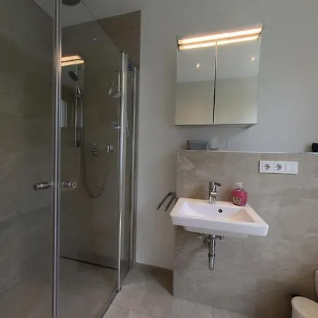 Apartament Bright & Spacious 1-bedroom In Kirchberg 6rdk *