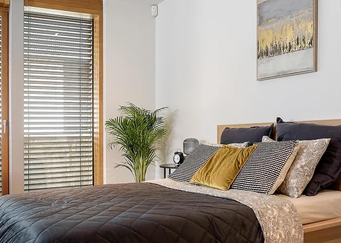 Lägenhet Bright & Spacious 1-bedroom In Kirchberg 6rdk *